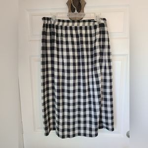 (293) Joan Harper Vintage Checkered Skirt, Size: Small Color: B and W Checkers